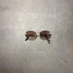 Napszemüveg, amint azt Transdev Hoeksche Waard Goeree Overflakkee az iLost segítségével jelentette.