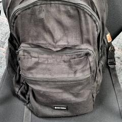 Plecak J. Arthur, zgłoszono przez Connexxion Amstelland-Meerlanden Schiphol Noord przy użyciu iLost