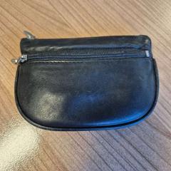 ペンケース zwart de Bruin がiLostで Connexxion Zeeland によって報告されました