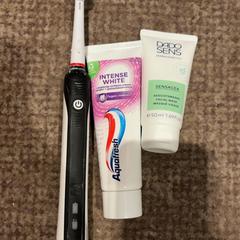 Hortzetako eskuila & Maskara, gisa salatu by Van der Valk Hotel Apeldoorn - De Cantharel iLost erabiliz