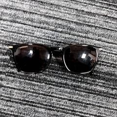 Occhiali da sole, come riportato da Arriva Vechtdallijnen utilizzando iLost