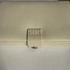 Caixa de jóias, como reportado por Grand Hotel Amrâth Amsterdam utilizando o iLost