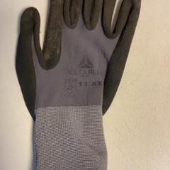 Gloves Werk grijs, as reported by Artis using iLost
