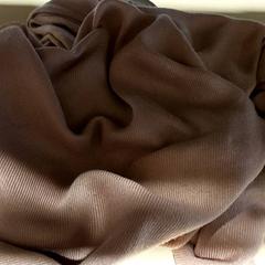 Vestiario - Sjaal roze, come riportato da Centraal magazijn utilizzando iLost