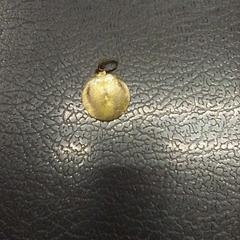 Medalla virgen, ha sido reportado por IKEA Valladolid con iLost