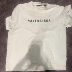 셔츠 Balenciaga, iLost를 사용하여 Van der Valk Hotel Haarlem에 보고됨