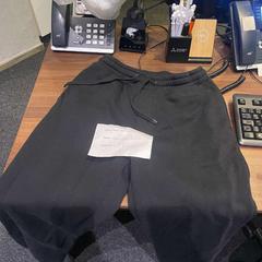 Sweatpants, jak nahlášeno Haven Hotel Rotterdam pomocí iLost