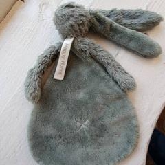 Schiaffo di peluche Konijn, come riportato da DierenPark Amersfoort utilizzando iLost