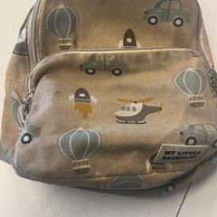 Hátizsák, amint azt HTM az iLost segítségével jelentette.