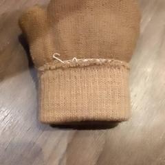 Gloves, as reported by Leonardo Royal Hotel Amsterdam using iLost