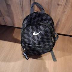Bag Nike, as reported by Familiepark Drievliet using iLost