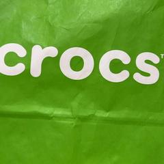 Aankoop crocs, as reported by Designer Outlet Roermond using iLost