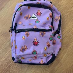 Táska, amint azt GVB az iLost segítségével jelentette.