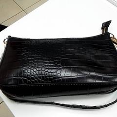 Hordtáska ALI, amint azt ilévia az iLost segítségével jelentette.