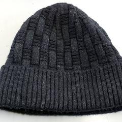 의류 - Grijze muts, iLost를 사용하여 Centraal magazijn에 보고됨