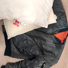 ジャケット がiLostで Ziekenhuis Oost-Limburg によって報告されました