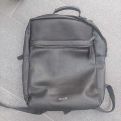 Backpack zwart, as reported by Gemeente Zeist using iLost