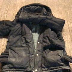 Dzseki Zwart met vierkant patroon, amint azt De Heeren van Aemstel az iLost segítségével jelentette.