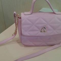 Bag roze, as reported by Winkelcentrum Vier Meren en Polderplein using iLost