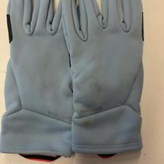 إكسسوارات الملابس، كما تم الإبلاغ عنه بواسطة Het Amsterdamse Winterparadijs عبر iLost