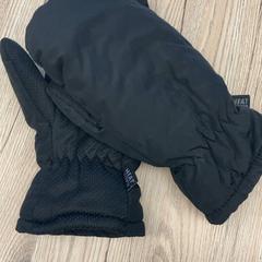 Ujjatlan kesztyű Zwart Heat Keeper, amint azt Pathé Delft az iLost segítségével jelentette.