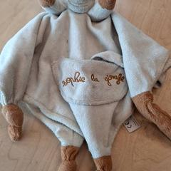 Mantita, ha sido reportado por IKEA Lyon Grand Parilly con iLost