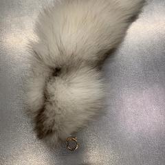 ファーアクセサリー, come riportato da IKEA Tokyo-Bay utilizzando iLost