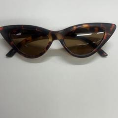 Des lunettes de soleil, a été signalé par IKEA Ringsaker utilisant iLost