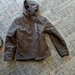 Jakke, som rapportert av Connexxion Amstelveen ved bruk av iLost