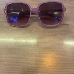 Sunglasses Zonnebril paars, as reported by Pathé Arnhem using iLost