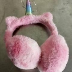 Oorwarmers, segons ha informat Pathé Scheveningen mitjançant iLost