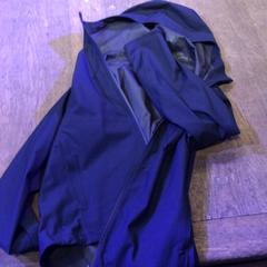 Bunda Donkerblauw, jak nahlášeno De Heeren van Aemstel pomocí iLost