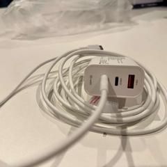 Adaptador, segons ha informat Inntel Hotels Utrecht Centre mitjançant iLost