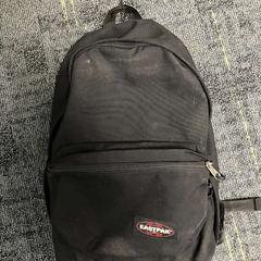 Rucksack Eastpak zwart, gemeldet von Connexxion Noord Holland Noord Alkmaar über iLost