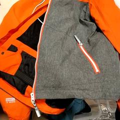 Jacket Zwart oranje, as reported by IKEA Zwolle using iLost