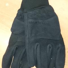 Kleding - Handschoenen، كما تم الإبلاغ عنه بواسطة Regio Antwerpen - Brussel عبر iLost