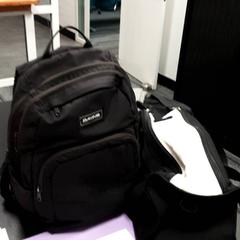 Rucksack & Wochenendtasche Zwart en zwart met wit, gemeldet von Arriva Vechtdallijnen über iLost