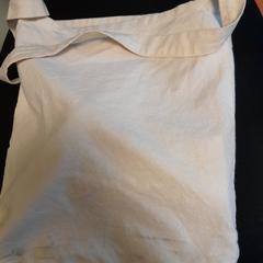 Saco blanc en toile, como reportado por TCL utilizando o iLost