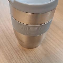 Taza termo Geborsteld rvs met grijs., ha sido reportado por Connexxion Noord Holland Noord Hoorn con iLost
