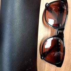 Gafas de sol, segundo informou Qbuzz DMG usando iLost