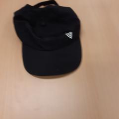 Pet zwart, zoals gemeld door UVO Vervoer met iLost