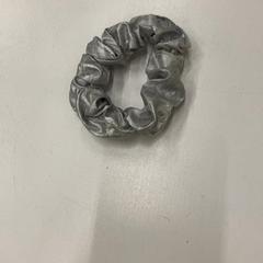 シュシュ がiLostで IKEA神戸 によって報告されました