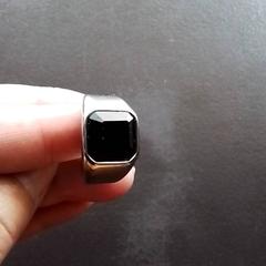 Eraztuna Zilveren ring met zwarte steen, gisa salatu by Apenheul iLost erabiliz