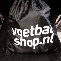 Sac Zwart, a été signalé par Qbuzz servicepunt  Emmen utilisant iLost