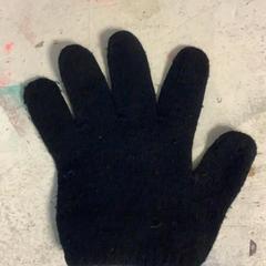 Kesztyű, amint azt Artis az iLost segítségével jelentette.