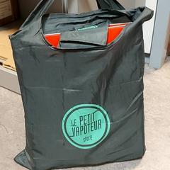 حقائب حمل وحقائب اليد - Nylon tas، كما تم الإبلاغ عنه بواسطة Regio Oost-Vlaanderen عبر iLost