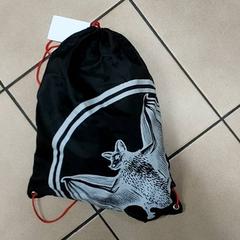 Sac de gymnastique, a été signalé par Centraal magazijn utilisant iLost