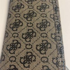 Pénztárca Perez Mourão, amint azt GVB az iLost segítségével jelentette.