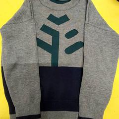 Pull Gris, a été signalé par IKEA Lille utilisant iLost