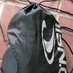 体操着袋 がiLostで Regio Antwerpen - Brussel によって報告されました